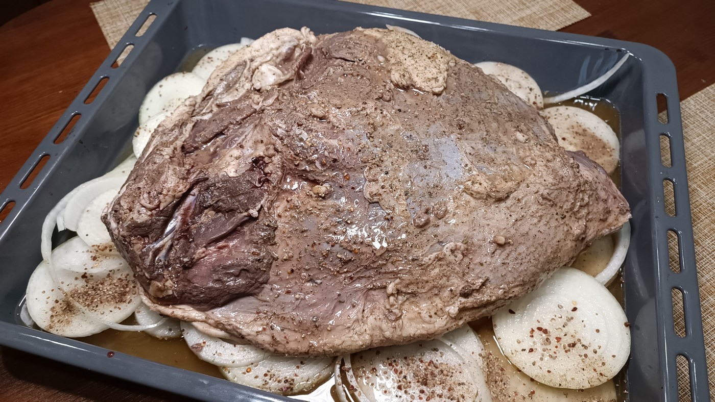 Окорок кабана в духовке