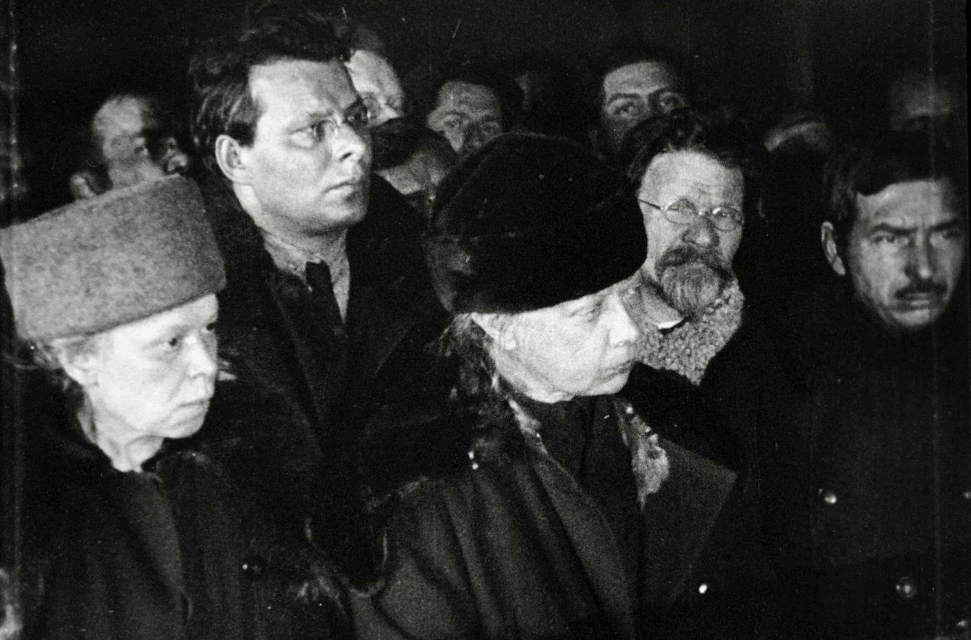 «…Не мог выстрелить. Пусть живёт». Охотничья лениниана реальная и фантазийная