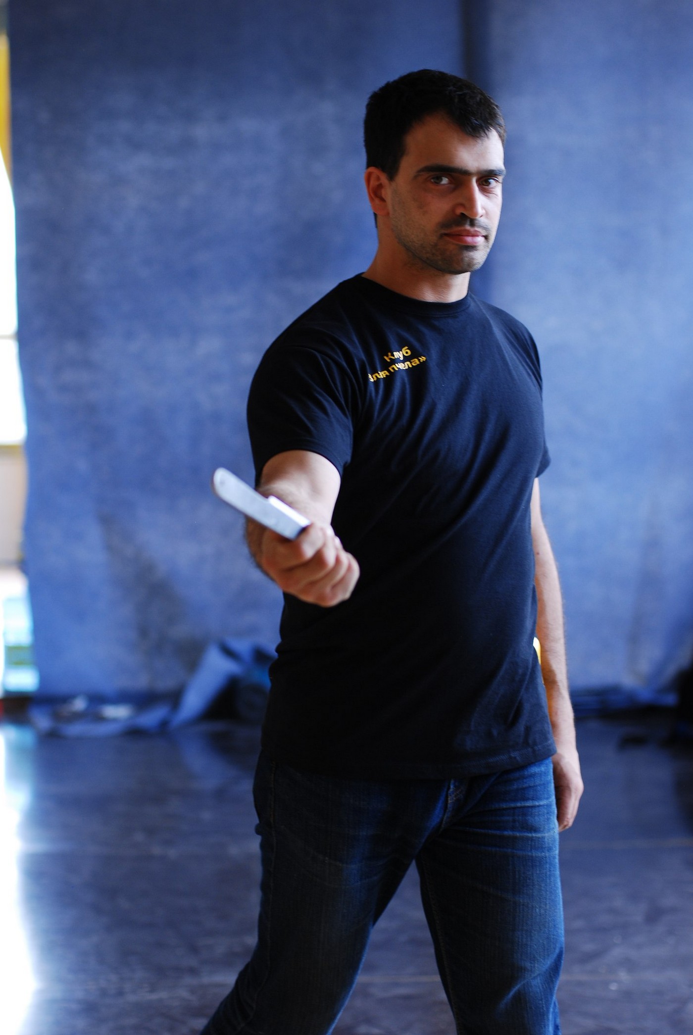 Научиться метать ножи