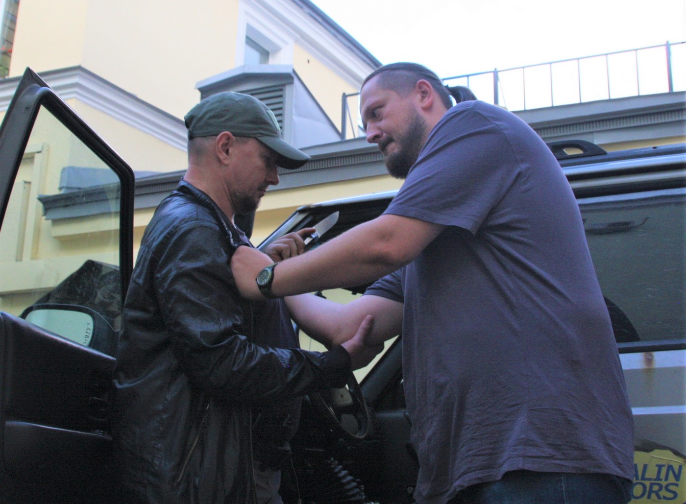 Зашита от угрозы ножом