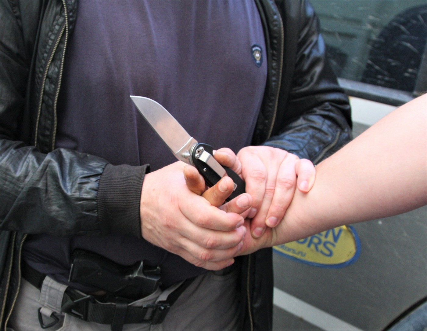 Зашита от угрозы ножом